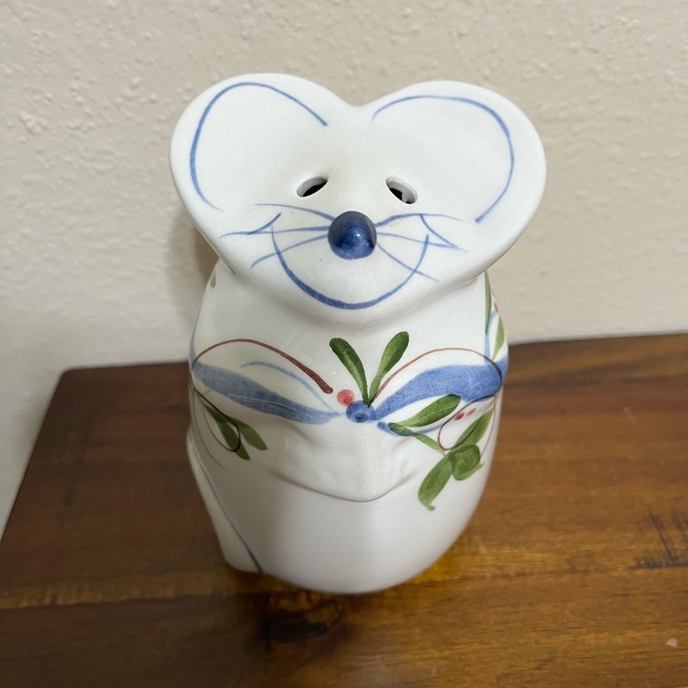 Vintage N S Gustin Ceramic Mouse Parmesan Cheese Shaker